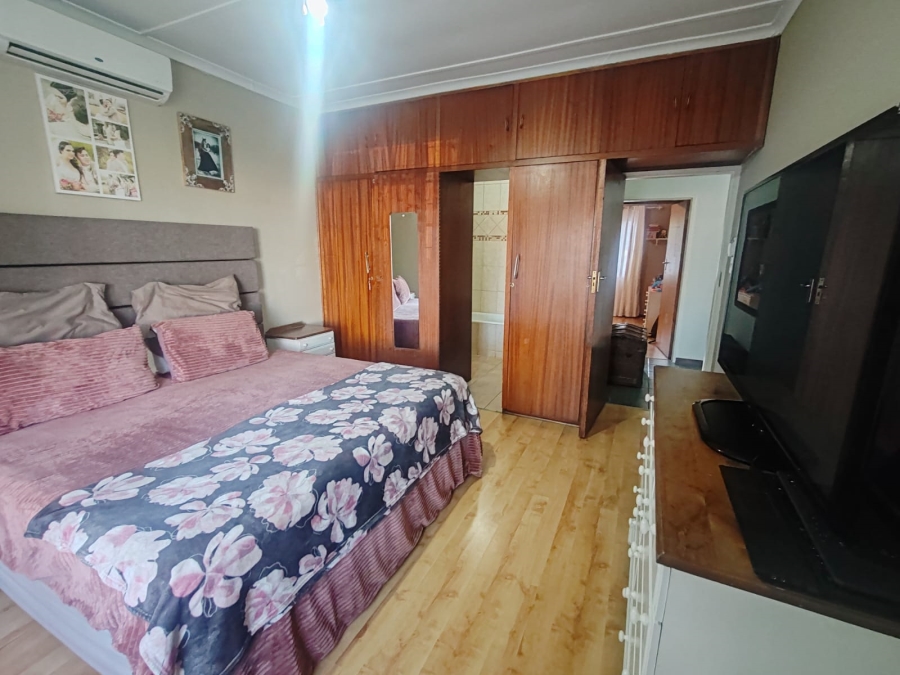 4 Bedroom Property for Sale in Windsor Park Eastern Cape